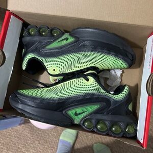 Nike Kids Lime Green and Black Sneakers